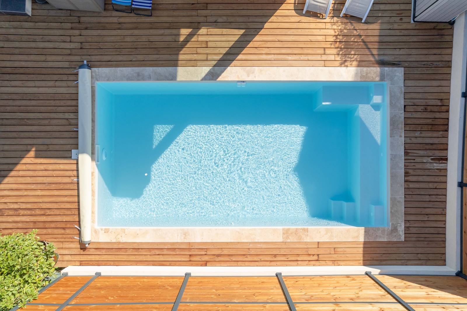 Piscine coque polyester dans le Var à Saint Maximin la Sainte Baume 