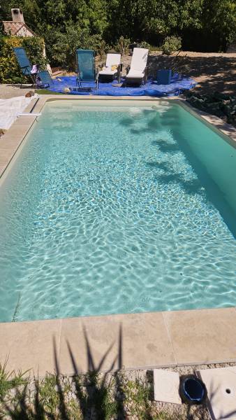 Trouver un installateur de piscine coque polyester dans sur la commune de St Antonin du VAR