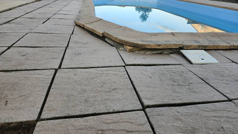 Rénovation piscine coque polyester  sur la commune de Peynier dans les Bouches-du-Rhône
