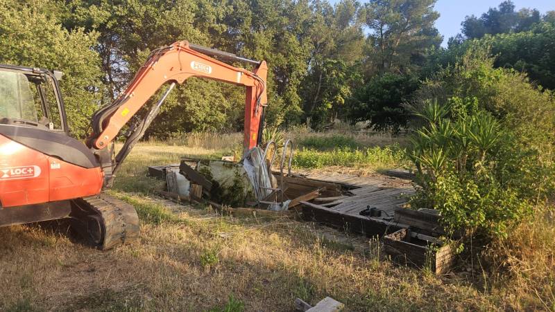 Démolition d'une vieille piscine