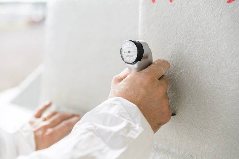 Piscine coque polyester vs composite : quelles différences et laquelle choisir ?