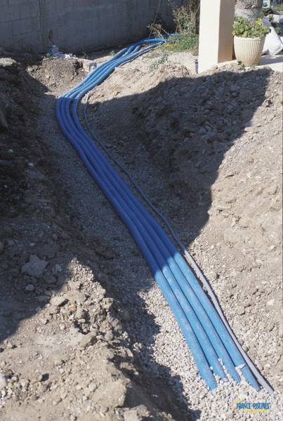 Piscine coque polyester à Saint-Maximin-la-Sainte-Baume : les étapes clés d’une installation complète