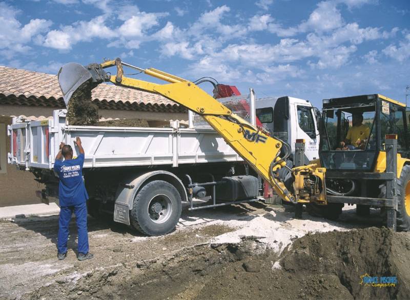 Piscine coque polyester à Saint-Maximin-la-Sainte-Baume : les étapes clés d’une installation complète